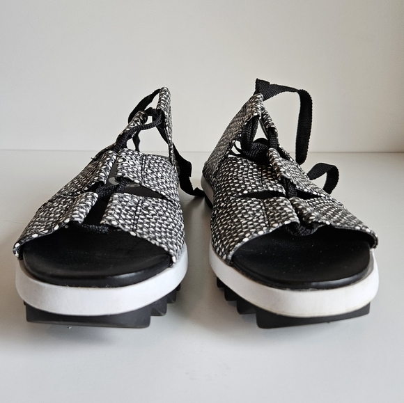 Circus by Sam Edelman Riley Snake Embossed Black & White Summer Sandels sz 7M - Picture 3 of 12